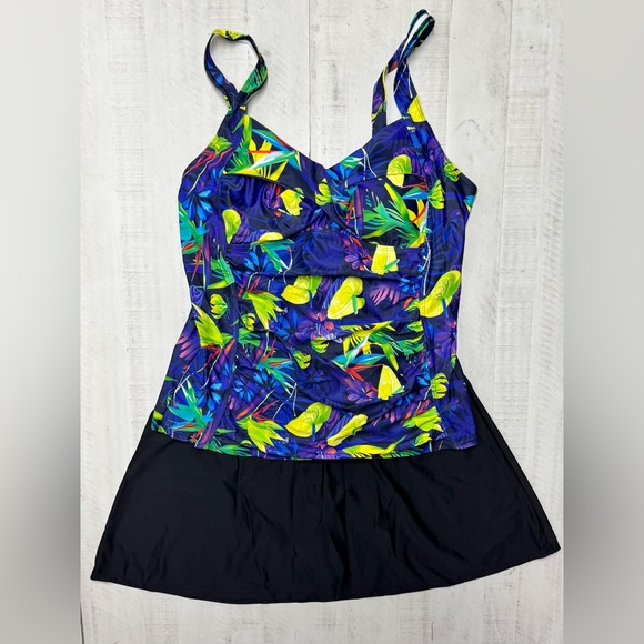 Floral Print Plus Size Tankini Swimsuit with Tummy Control Skirt /Skort - Picture 2 of 10